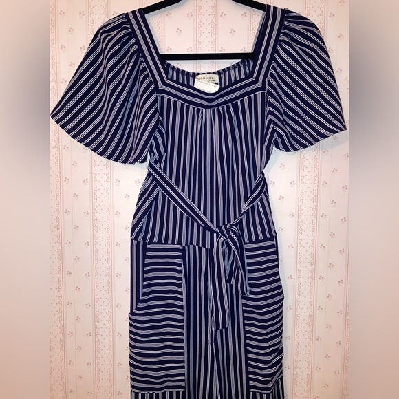 Brand NEW! Gorgeous navy striped jumpsuit! Size large - Picture 2 of 7
